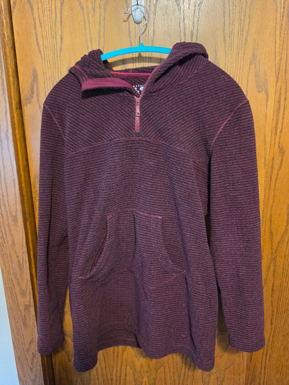 Mountain Hardwear Burgundy Textured Quarter Zip Pullover Hoodie Fleece - Size M